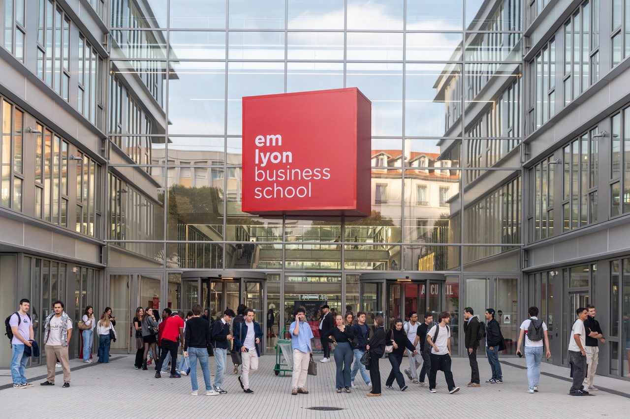 L'entrée du campus de Gerland
